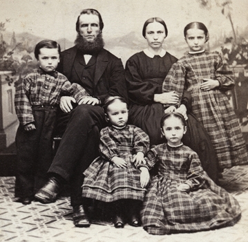 Family portrait of Anthes family